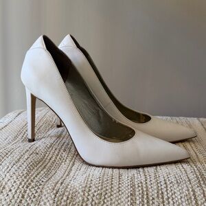 Spring 🌷 🐣 White Pointed Toe Heels